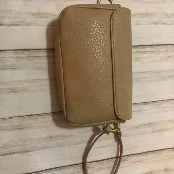 Maurice’s Wristlet In tan & gold - Picture 4 of 7
